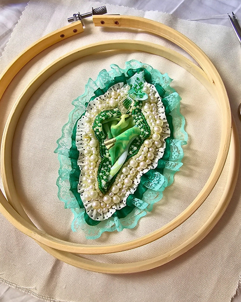 Emerald-Whimsy-handmade-hoop-hanging